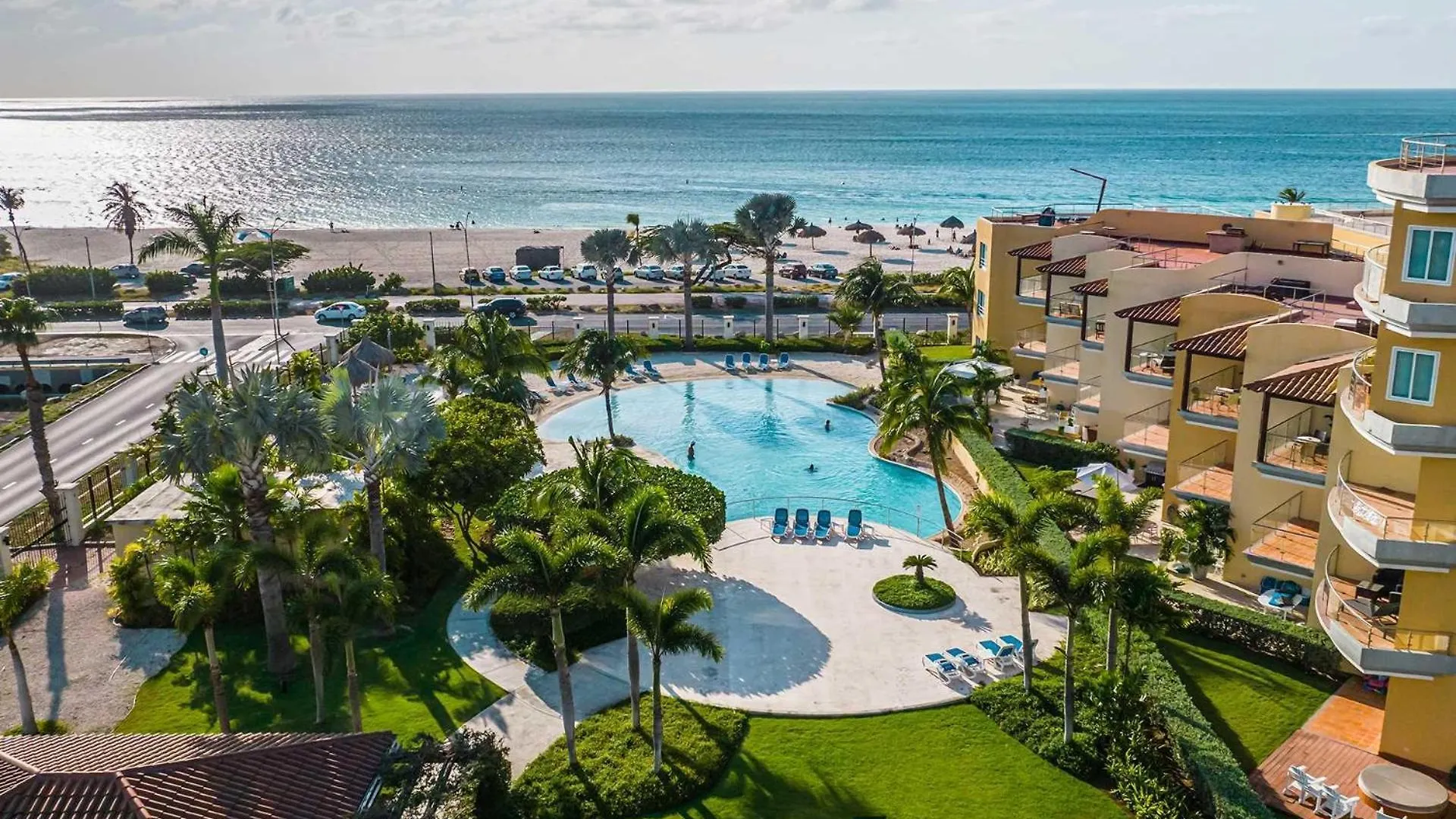 Beachfront - Beach Garden 1Br Condo - E124-2 Palm Beach Aruba
