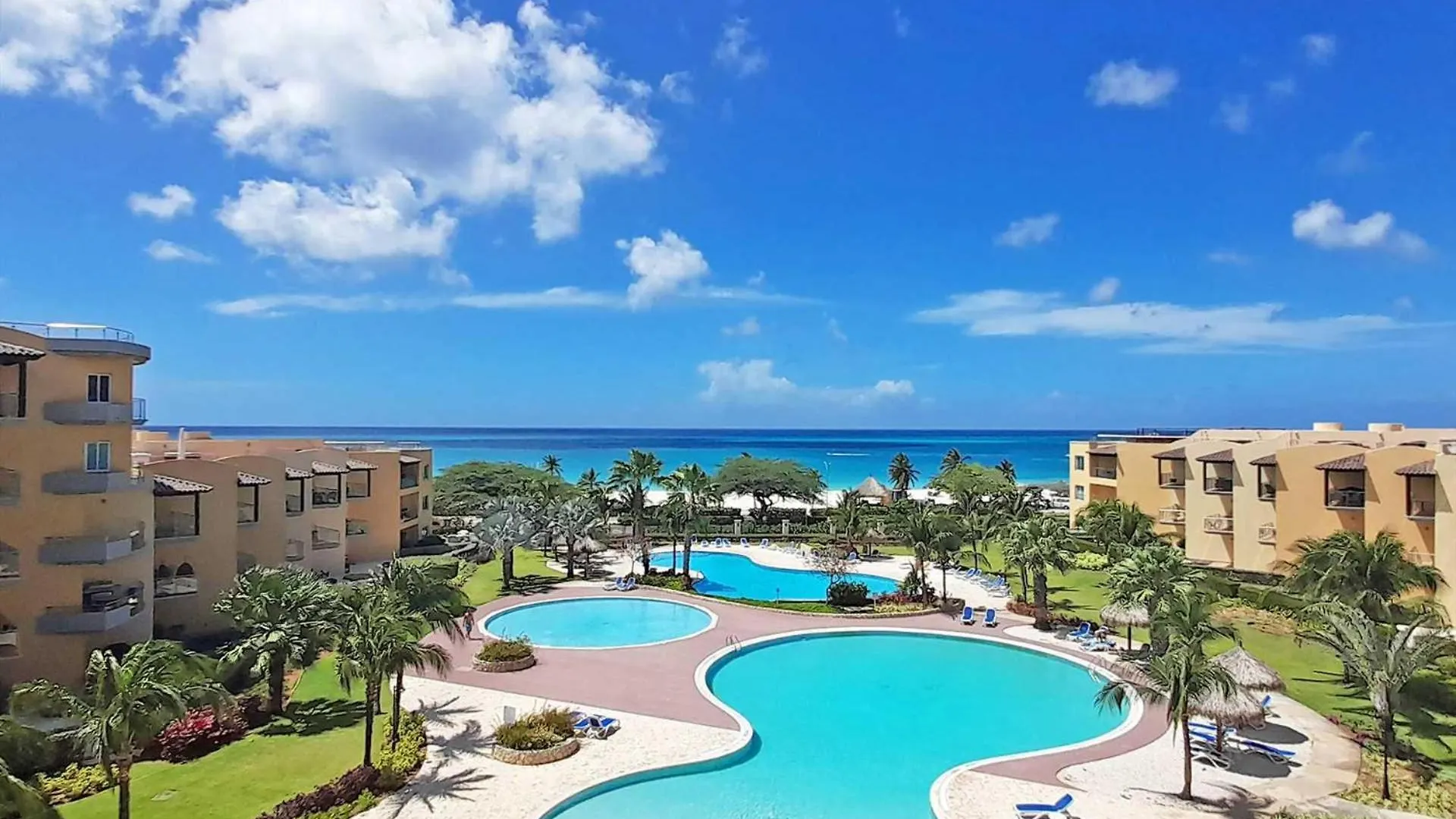 Beachfront - Beach Garden 1Br Condo - E124-2 Palm Beach Vakantiehuis