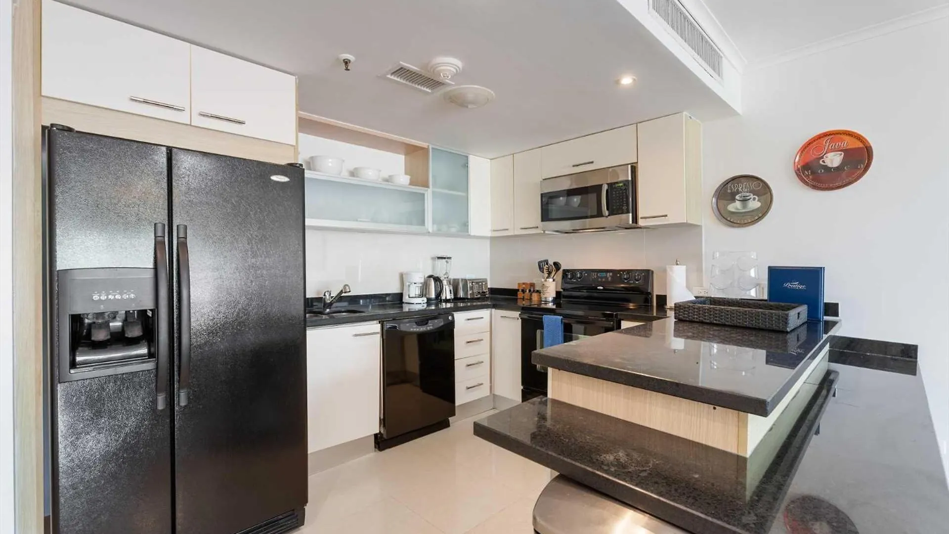 Vakantiehuis Beachfront - Beach Garden 1Br Condo - E124-2 Palm Beach Aruba