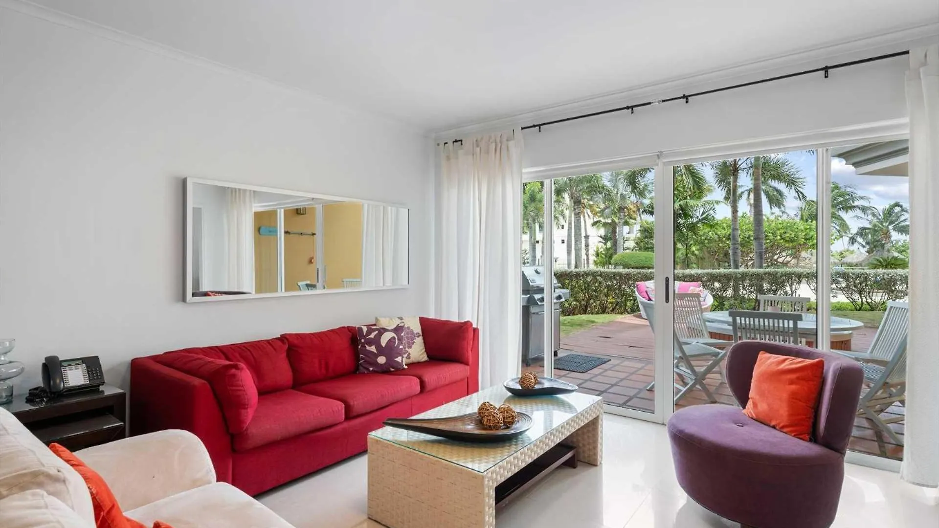 Vakantiehuis Beachfront - Beach Garden 1Br Condo - E124-2 Palm Beach