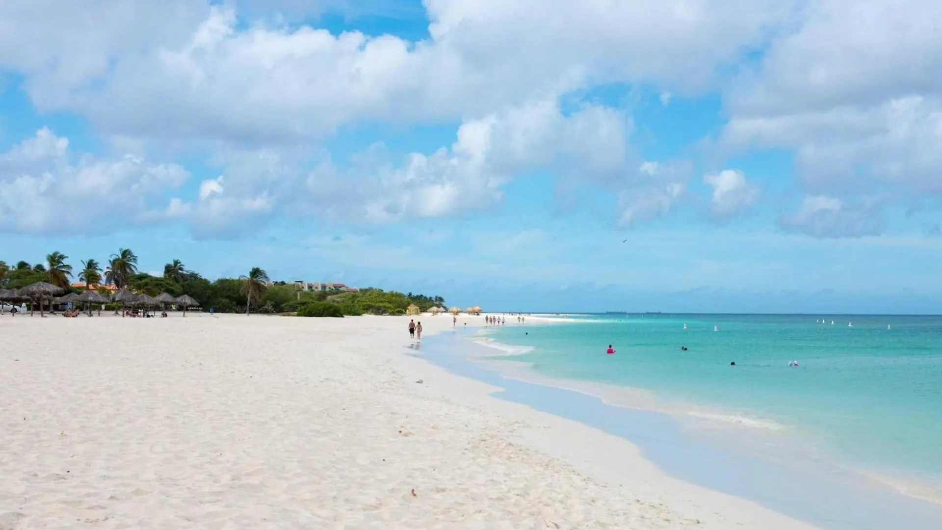 Beachfront - Beach Garden 1Br Condo - E124-2 Palm Beach Vakantiehuis