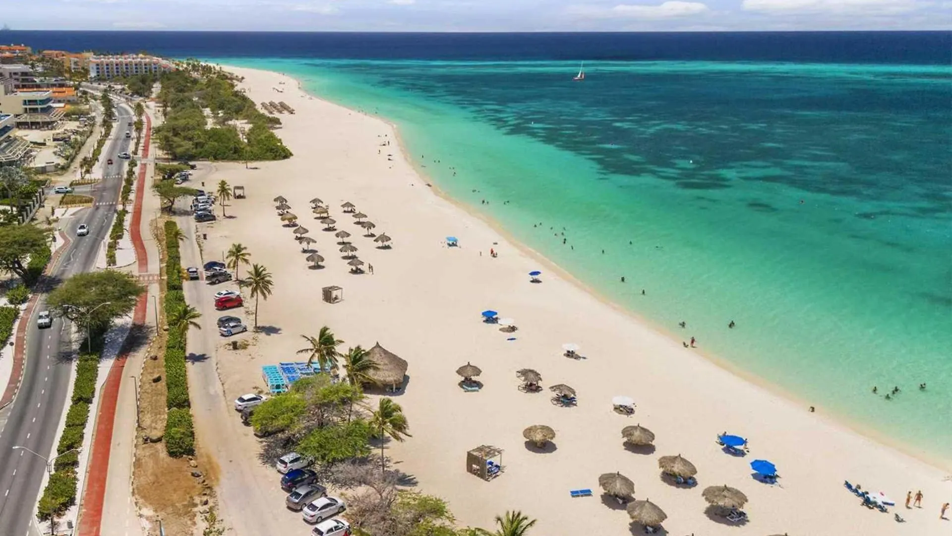 Beachfront - Beach Garden 1Br Condo - E124-2 Palm Beach